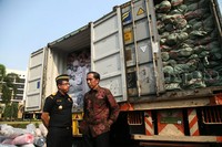 Barang-barang yang diamankan adalah kain dalam gulungan sejumlah 3.519 roll/376 ribu yard senilai 1 juta dollar AS dengan total potensi kerugian negara mencapai Rp 2,2 miliar.