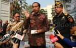 Jokowi Musnahkan 4 Kontainer Tekstil Impor Ilegal