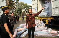 Jokowi bahkan secara terbuka menyatakan ada modus operasi dari oknum-oknum tertentu, yang melibatkan oknum di Dirjen Bea Cukai.