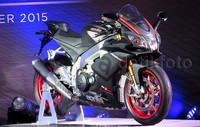 Motor ber-DNA balap ini hadir dengan mesin Aprilia V4 65 derajat DOHC 4 langkah berpendingin cairan dengan 4 katup per silindernya berkapasitas 999,6cc. Mesin tersebut mampu menyemburkan tenaga hingga 201 daya kuda pada 13.000 ropm dengan torsi 115 Nm pada 10.500 rpm.