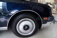 Jatah impor Toyota Century di Indonesia hanya tiga unit. Salah satu orang Indonesia yang pernah memiliki mobil limousine 4 pintu ini adalah pebisnis yang juga mantan menteri perdagangan, Rahmat Gobel.