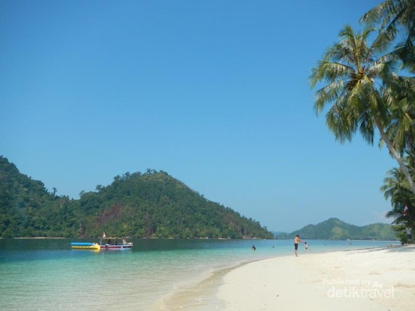 Pulau Pasumpahan di Sumbar Sumpah Keren Banget 