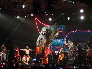 Parade Kebudayaan Nusantara di Panggung Konser Slank Reog N Roll