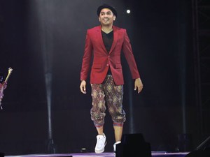 Memorabilia Hitam-Putih Musik 90-an Buka Konser Akbar Glenn Fredly