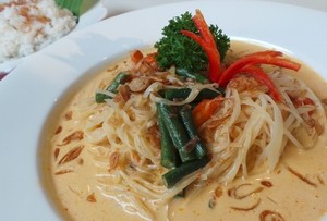 Enaknya Sarapan Lontong Sayur Medan dan Nasi Gemuk Khas Jambi