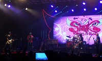 Rehatnya gitaris Slank, Abdee Negara dari atas panggung memang sudah resmi diumumkan. Abdee diharuskan beristirahat dalam proses penyembuhan sakit gagal ginjal yang dideritanya.