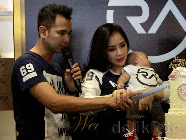Happy 1st Anniversary Raffi Ahmad dan Nagita Slavina!