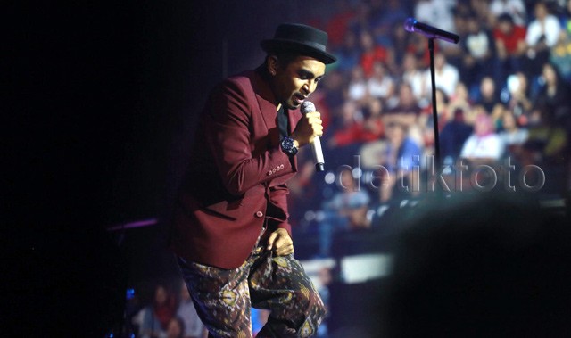 Meriahnya Konser Menanti Arah Glenn Fredly