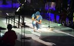 Meriahnya Konser Menanti Arah Glenn Fredly
