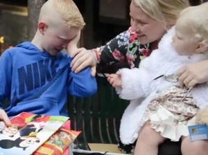 Tiket Disneyland Istimewa Ini Bikin Anak Kecil Menangis