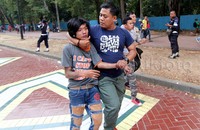     Mereka yang melakukan aksi tersebut rata-rata adalah anak muda dan remaja tanggung. Pool/Alfathir Yulianda/detikFoto.     