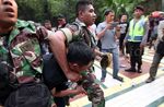 Petugas Amankan Perusuh di Sekitar GBK