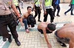 Petugas Amankan Perusuh di Sekitar GBK