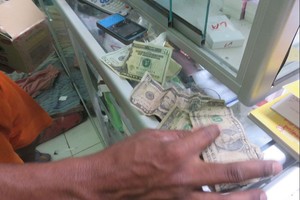Ketika Rupiah Laku di Timor Leste dan Dolar AS Diterima di Perbatasan RI