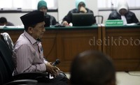 Fuad terbukti melakukan tindak pidana korupsi yaitu menerima uang dari PT Media Karya Sentosa (MKS) sebagai balas jasa atas peran Fuad Amin terkait bisnis pembelian dan penyaluran gas alam yang diterima bertahap dari 2009 hingga 2014.
