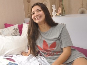Sendirian di Apartemen, Angela Gilsha Dirayu Bule ke Abu Dhabi