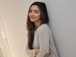 Gaya Santai Angela Gilsha dengan Hot Pants