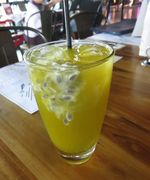 Asyiknya Bermain Dart Sambil Menyantap Makanan Enak di The Playroom