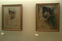 Salah satu tokoh yang pernah dilukis Basoeki tentu saja duo proklamator kita, Ir Soekarno dan Mohammad Hatta. Lukisan ini dipajang di lantai 2 Museum Basoeki Abdullah (Wahyu/detikTravel)