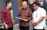 Yuddy Chrisnandi Serahkan Laporan Kinerja Setahun