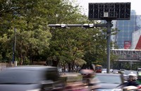 Tapi hingga ini, belum ada rencana serius sistem jalan berbayar ini akan benar-benar diterapkan di Jakarta.