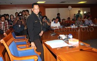 Komjen Buwas hadir dengan mengenakan jaket hitam berlambang BNN. Pool/Lamhot Aritonang/detikFoto.