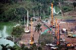 Alat Berat Bergerak di Taman Ria Senayan