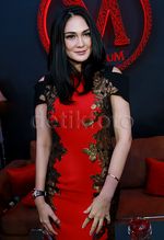 Oh La La... Luna Maya Merah Menggoda Oh La La... Luna Maya Merah Menggoda