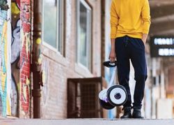 Menunggangi Segway Mini Ala Xiaomi