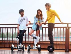 Menunggangi Segway Mini Ala Xiaomi