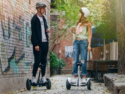 Menunggangi Segway Mini Ala Xiaomi