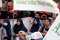 Penolakan pemindahan karyawan ini sudah disampaikan dan dibicarakan dengan manajemen PT JLJ, namun menemui jalan buntu.