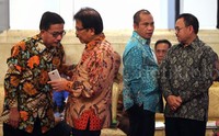Sejumlah menteri juga hadir.