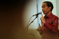 Jokowi meminta agar sekecil apapun informasi potensi kericuhan segera dilaporkan ke Menko Polhukam Luhut Binsar Pandjaitan.