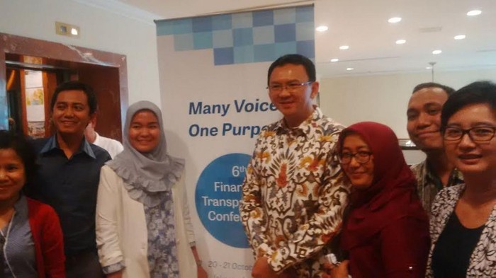 Oleh-oleh Ahok dari Singapura: Dapat 100 CV Lamaran