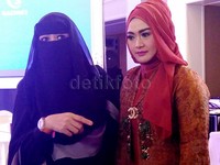 Menurut sahabat Indra dan Soraya, Eddies Adelia, akad nikah dilakukan beberapa bulan lalu di hadapan keluarga terdekat.