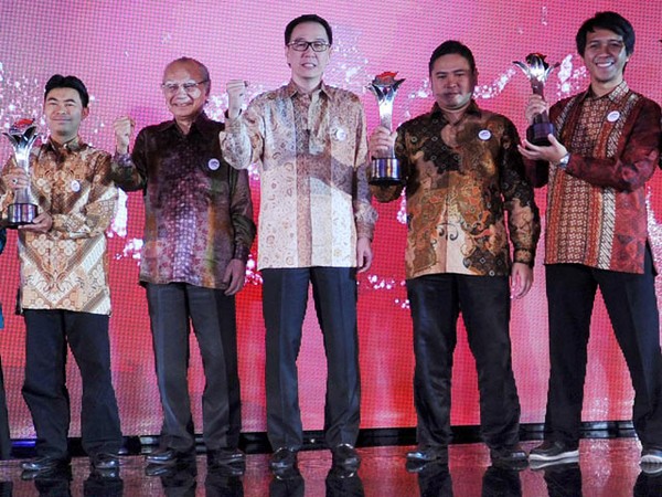 Pemuda Pemudi Inspiratif Terima Satu Indonesia Awards