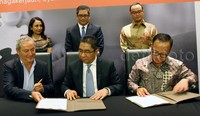 Kerjasama tersebut ditandai dengan sermoni penandatangan nota kesepahaman oleh Direktur Utama BPJS Ketenagakerjaan Elvyn G Masassya, Chairman Orascom Housing Communities Samihh Sawiris, Presiden Direktur Syailendra Capital mewakili Syailendra Group Jos Parengkuan di Graha CIMB Niaga, Jakarta, Rabu (21/10/2015).