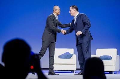 Bos Microsoft dan Dell Tampil Satu Panggung