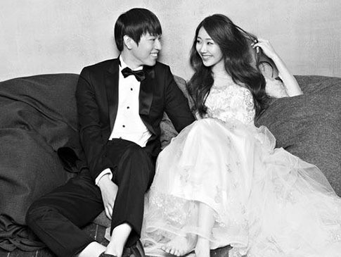 Serasinya Tak Baechigi dan Kekasih di Foto Pre-Wedding