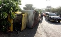 Berdasarkan informasi dari seorang saksi mata, Timbar Jaya, peristiwa terjadi sekitar pukul 06.00 WIB, di depan pintu masuk Terminal Kampung Rambutan, Jl Lingkar Luar Selatan.     