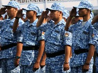 Program bela negara ini sendiri masih menuai pro-kontra. Beberapa menganggap bahwa bela negara sama seperti wajib militer, sebagian menilai konsepnya sendiri masih kurang jelas.