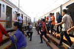 Mulai November, Tarif KRL Naik Hingga 50 Persen