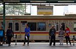 Mulai November, Tarif KRL Naik Hingga 50 Persen