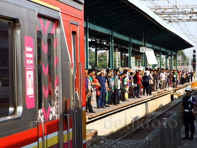 Mulai November, Tarif KRL Naik Hingga 50 Persen