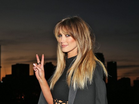 Delta Goodrem Cewek Paling Hot se-Australia Versi Maxim