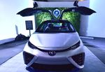 Toyota Mirai ala Back to The Future