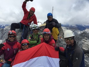 Mau Mendaki 7 Puncak Tertinggi Indonesia, Begini Caranya!