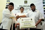 F-PKS Berikan Dana Kenaikan Tunjangan ke Korban Kabut Asap