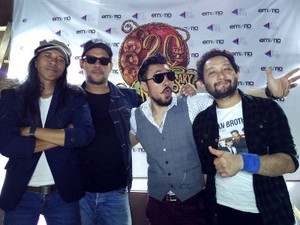Kesederhanaan, Bersenang-senang dan Pamer Lagu Baru di Ultah ke-20 Naif